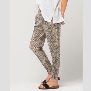 Amuse Society Sphinx pants - Size M